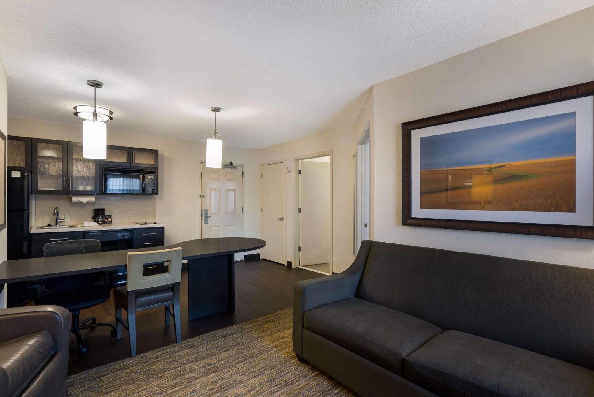 ווסט דה מוין Sonesta Simply Suites Des Moines מראה חיצוני תמונה