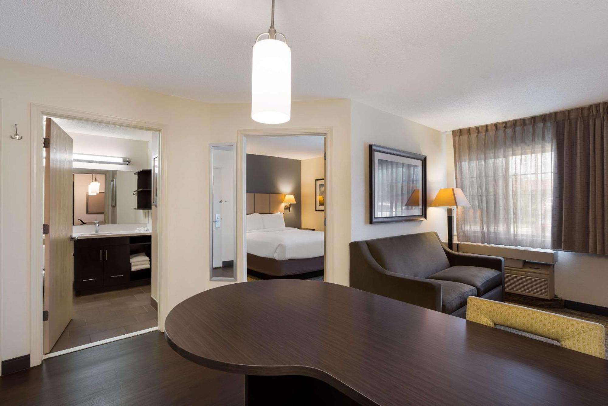 ווסט דה מוין Sonesta Simply Suites Des Moines מראה חיצוני תמונה