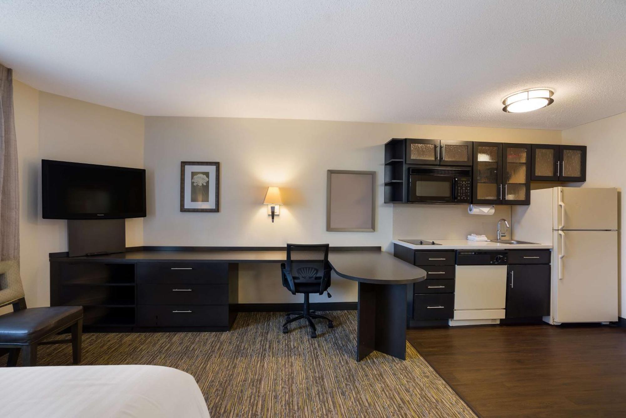 ווסט דה מוין Sonesta Simply Suites Des Moines מראה חיצוני תמונה